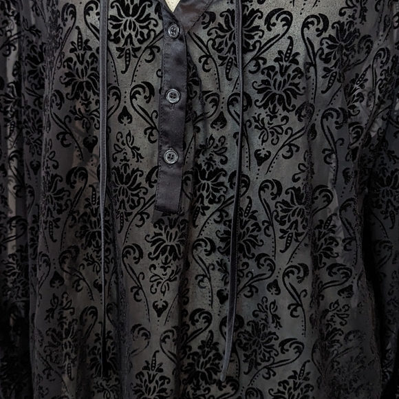 Penningtons Black Velveteen and Mesh Paisley Burnout Blouse Size 1x - Picture 10 of 10